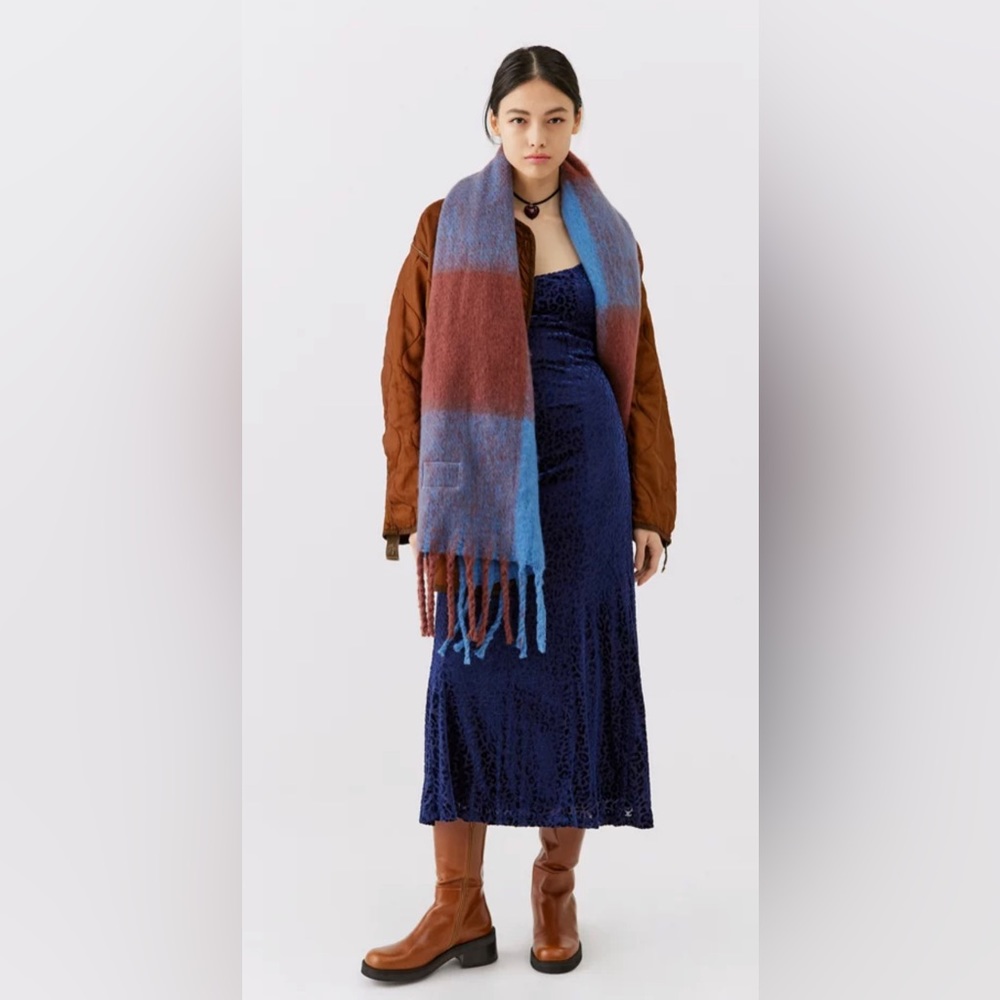 Urban Outfitters Stella Cozy Fringe Fuzzy Scarf Shawl Blue Oversized